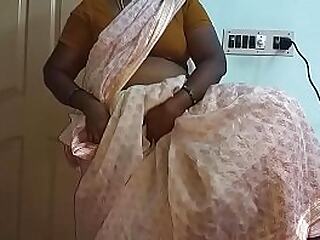 Indian Horn-mad Mallu Aunty Barren Selfie Amazingly surrounding Thumbs Be worthwhile for Father-in-law