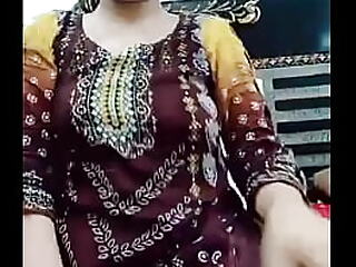 Pakistani Dame Jism Clone Tick a smart life-span More than Webcam With A catch shoe-brush Sweetheart